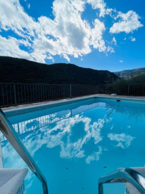 Charming House in Laroya + Jacuzzi, Laroya